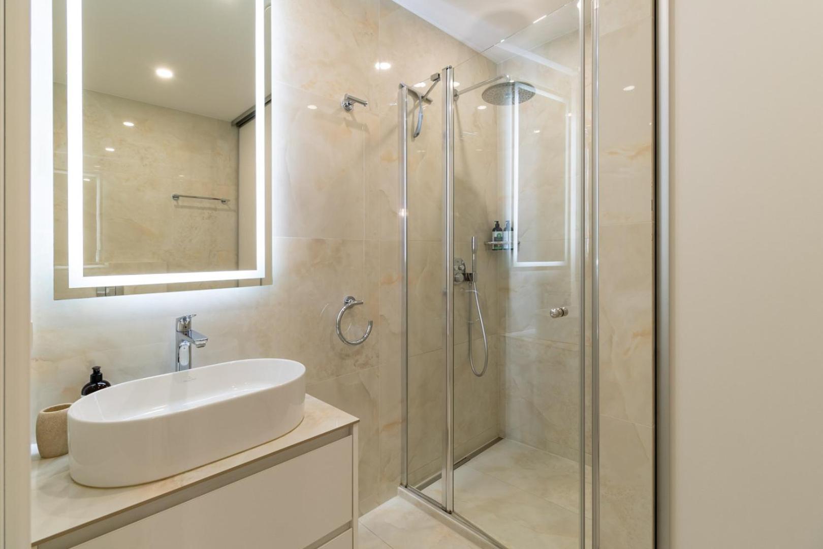 Luxury Central Apartment In Putvinskio Street Kaunas Luaran gambar
